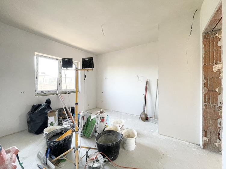 Duplex cu 4 camere cu Canalizare în Moșnița Nouă