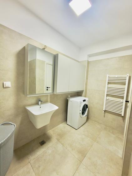 Apartament cu 2 camere semidecomandat în Tractorul