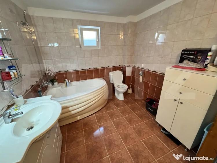 Casă cu 4 camere cu Teren 1400 Mp în Central