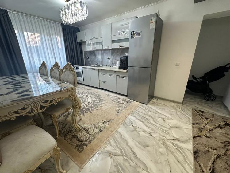Apartament cu 3 camere decomandat, mobilat în Cugir