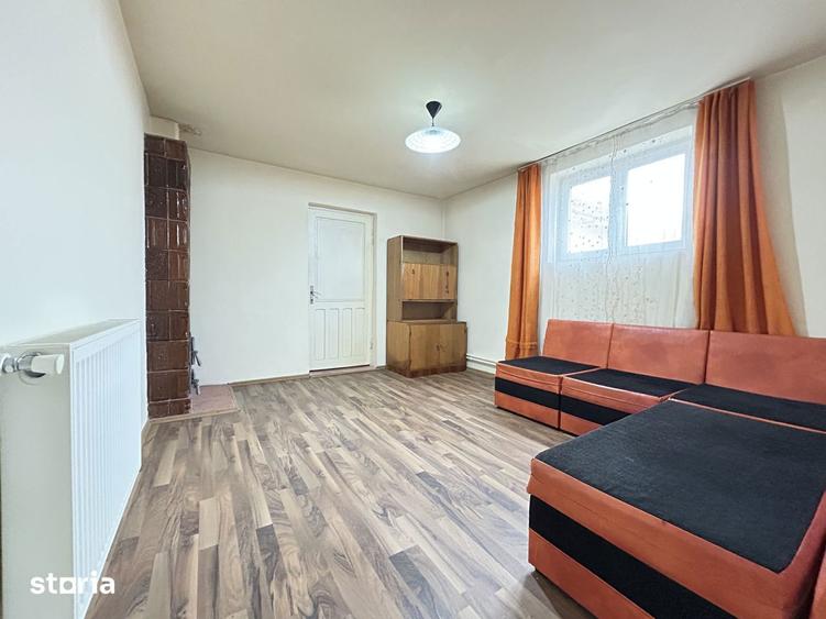 Casă cu 9 camere cu Canalizare în Central