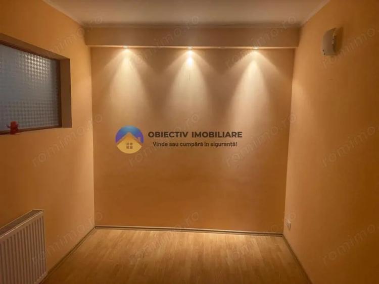 Apartament cu 3 camere semidecomandat în Mărăței
