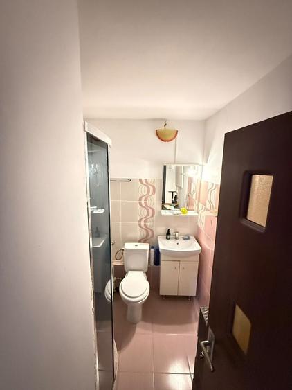 Apartament cu 3 camere semidecomandat în 1 Decembrie 1918
