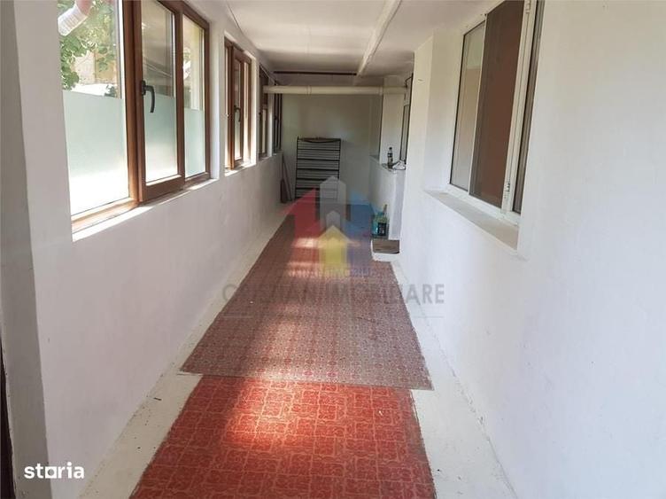 Apartament cu 3 camere semidecomandat în Gării