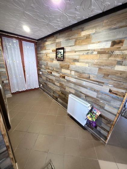 Casă cu 5 camere cu Teren 1000 Mp în Colonia Bod