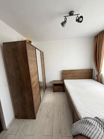 Apartament cu 3 camere semidecomandat în Semicentral