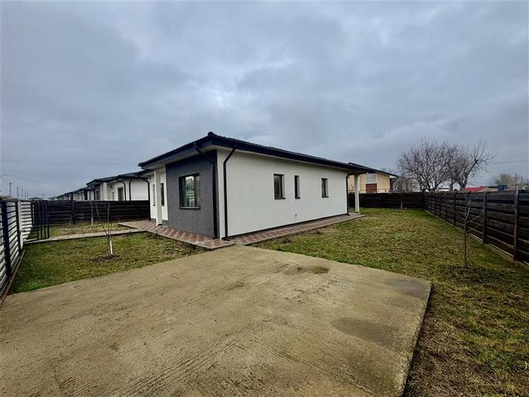 Casă individuală cu 3 camere cu Teren 633 Mp în Miroslava