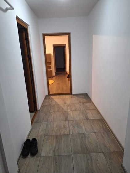 Apartament cu 2 camere semidecomandat în Școlilor