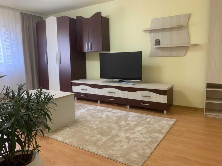 Apartament cu 2 camere decomandat în Lipovei
