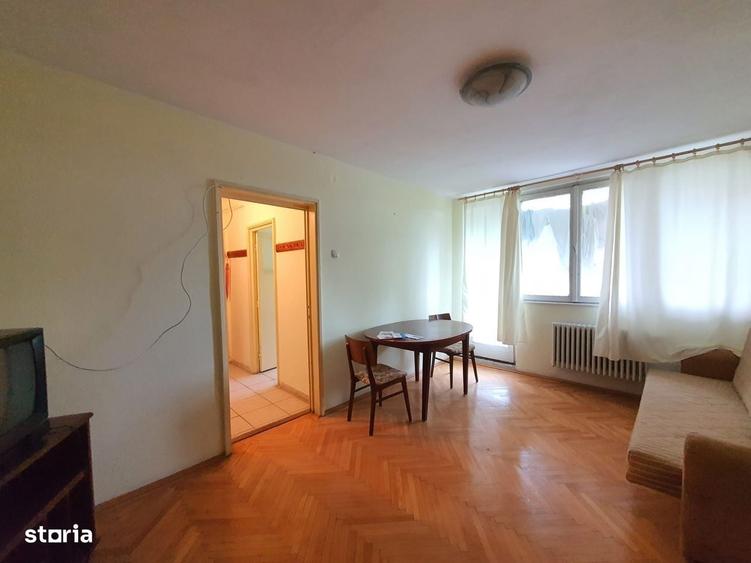 Apartament cu 3 camere semidecomandat în Țiglina 1
