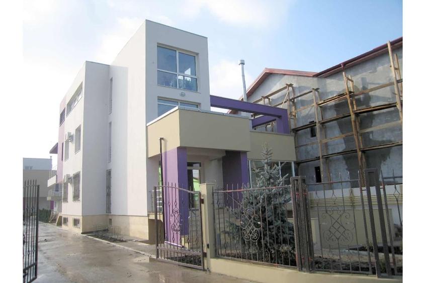 Casă cu 8 camere cu Teren 600 Mp în Ultracentral