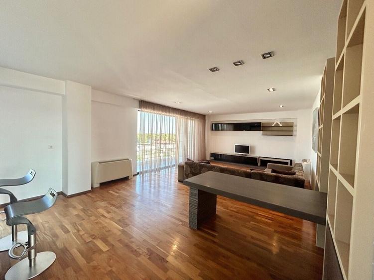 Apartament cu 4 camere decomandat, mobilat în Iancu Nicolae