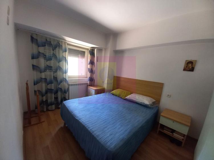 Apartament cu 5 camere decomandat în Unirii