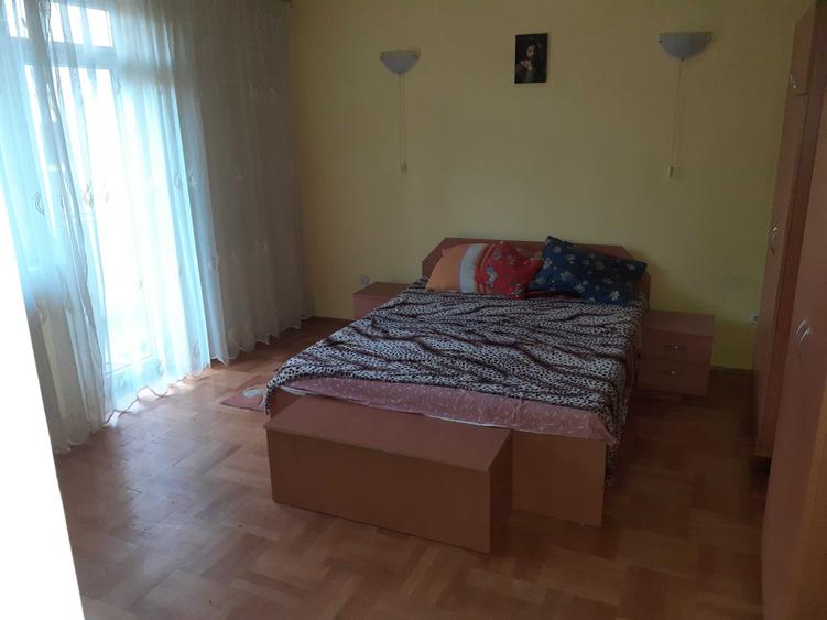 Apartament cu 4 camere decomandat în Exterior Vest