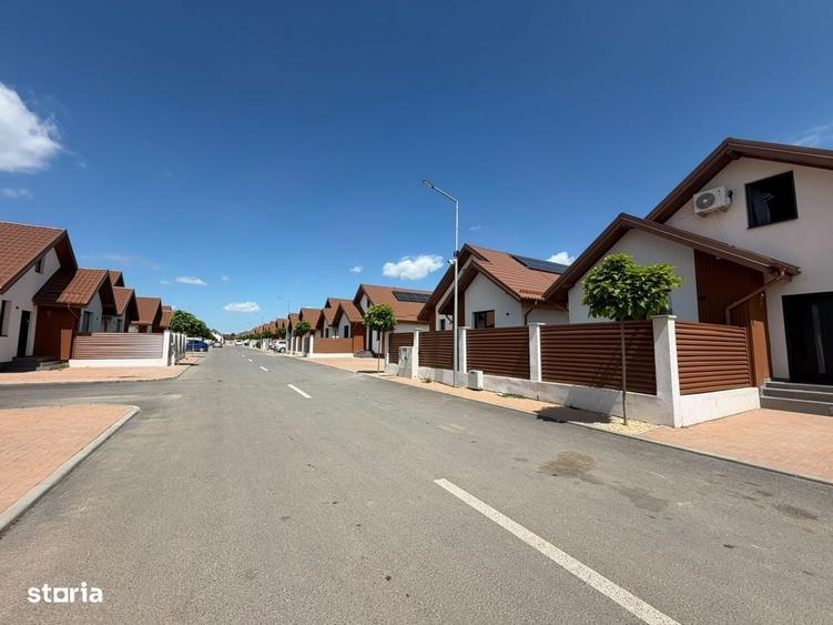 Casă cu 4 camere cu Teren 300 Mp în Central