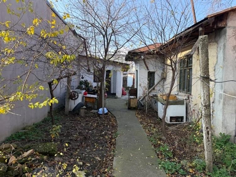 Casă cu 2 camere cu Teren 255 Mp în Central