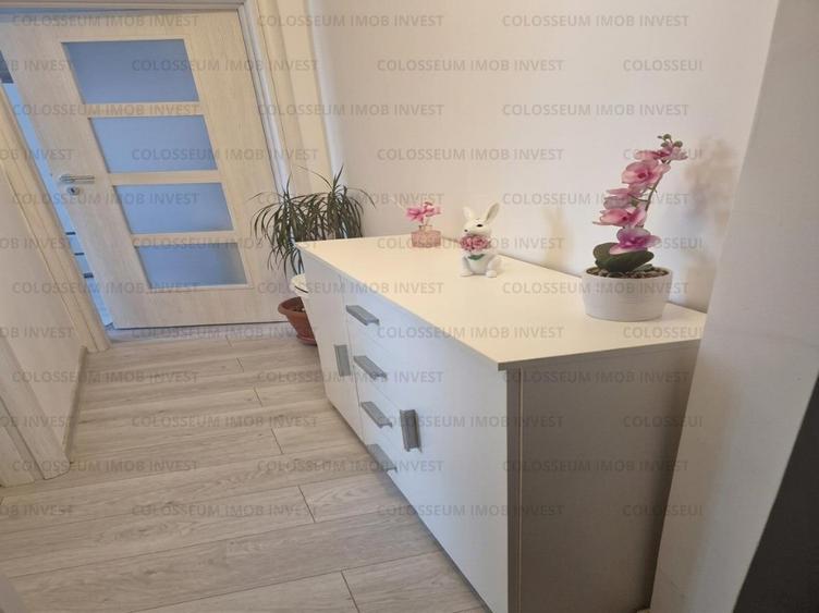 Apartament cu 3 camere decomandat în Noua