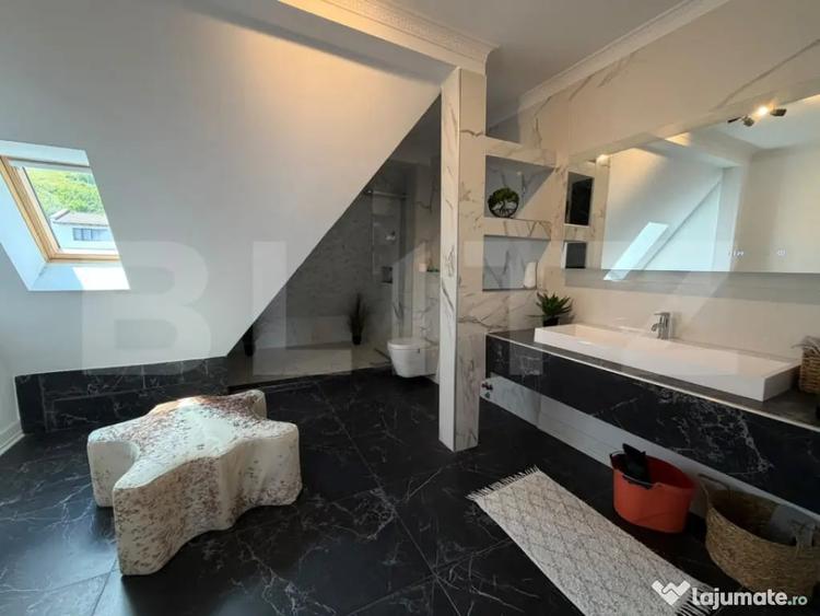 Apartament cu 3 camere semidecomandat în Făget