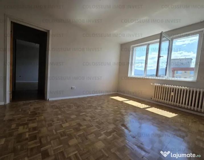 Apartament cu 2 camere semidecomandat în Centrul Civic
