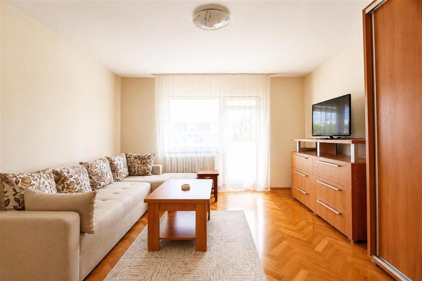 Apartament cu 3 camere decomandat în Grigorescu