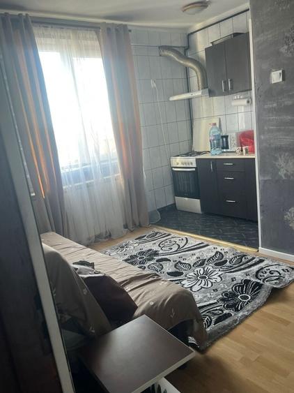 Apartament cu 2 camere semidecomandat în Eroii Revoluției