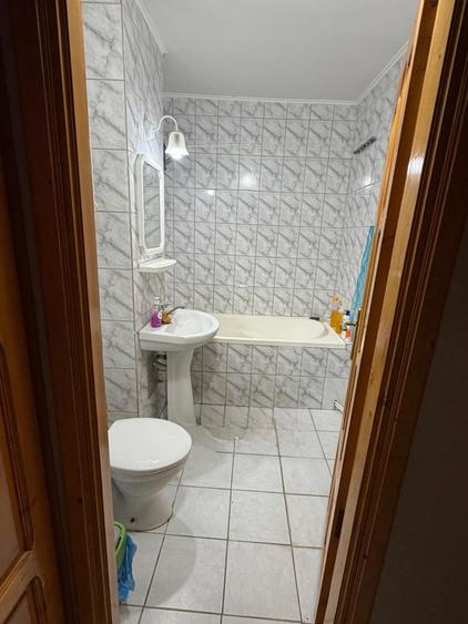 Apartament cu 4 camere decomandat în Burdujeni
