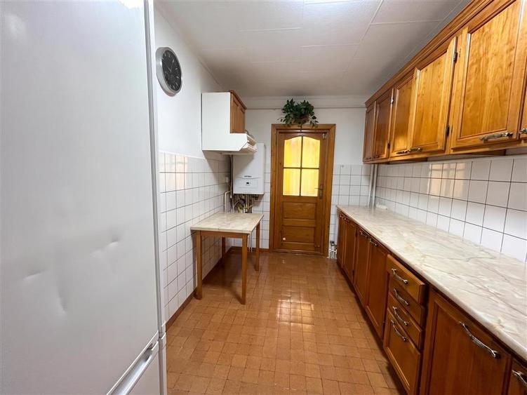 Apartament cu 3 camere decomandat, mobilat în Burdujeni