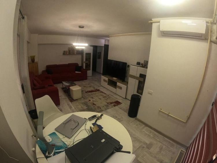 Apartament cu 4 camere decomandat în Central