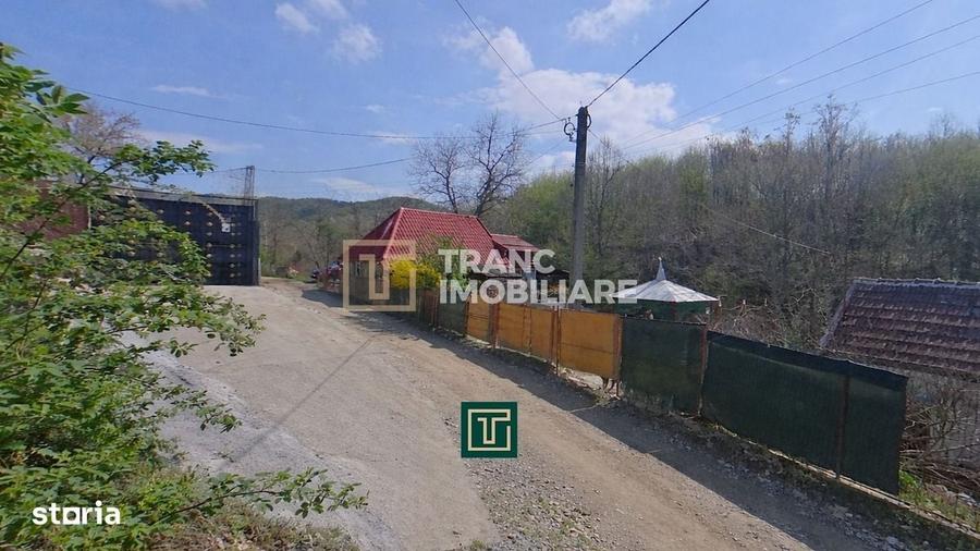 Casă cu 2 camere cu Teren 874 Mp în Covăsinț