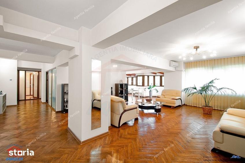 Apartament cu 4 camere în Mazepa 1