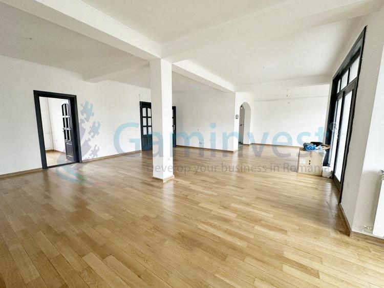 Casă individuală cu 6 camere cu Canalizare în Iosia