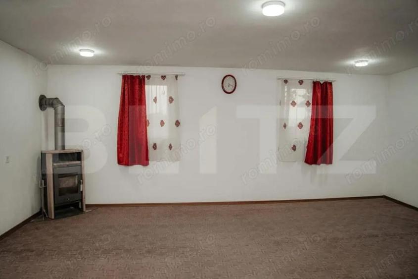 Casă cu 5 camere cu Teren 3588 Mp în Central