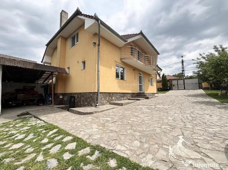 Casă cu 4 camere cu Teren 468 Mp în Central