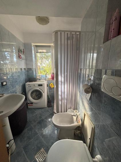 Apartament cu 2 camere semidecomandat în Brădești
