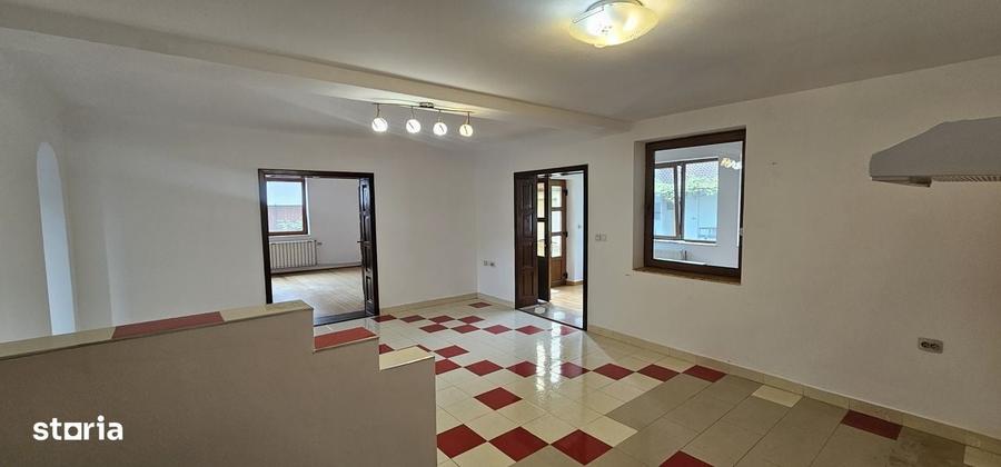 Casă cu 4 camere decomandat cu Teren 502 Mp în Șelimbăr