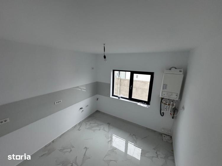 Casă cu 4 camere cu Teren 400 Mp în Olteni