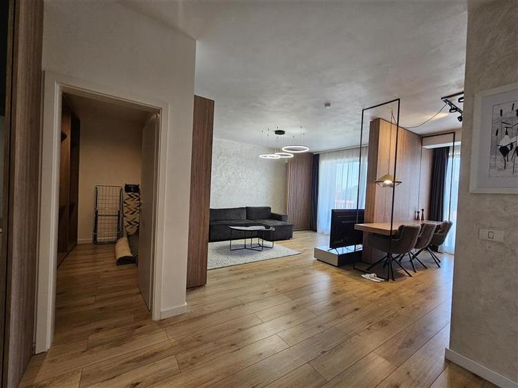 Apartament cu 2 camere decomandat, mobilat în Blumăna