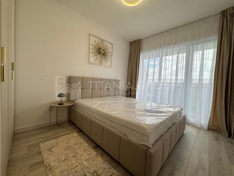 Apartament cu 3 camere decomandat, mobilat în Tractorul