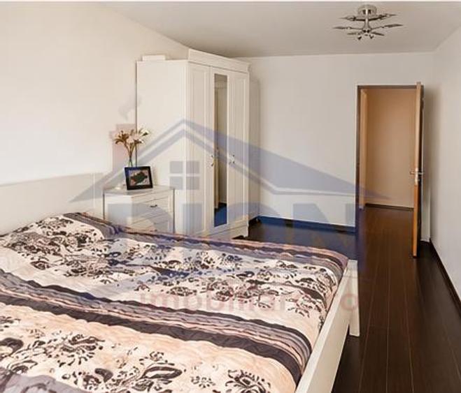 Apartament cu 3 camere semidecomandat în Drumul Taberei