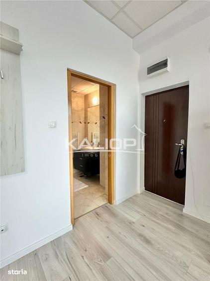 Apartament cu 3 camere decomandat, mobilat în Bulgaria