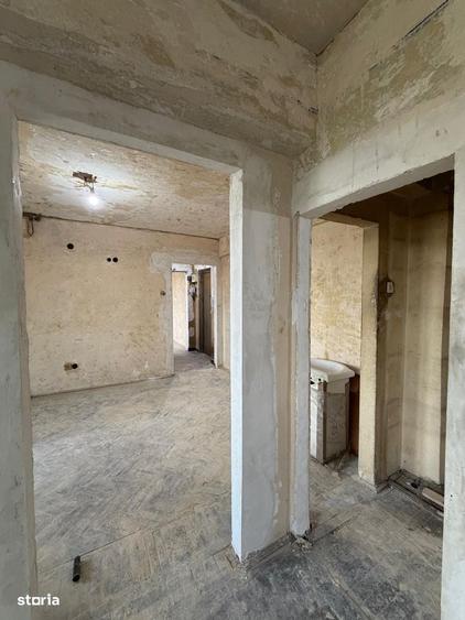 Apartament cu 3 camere semidecomandat în Domenii