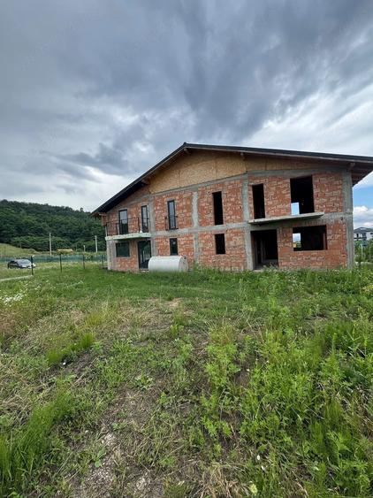 Casă cu Teren 598 Mp în Central