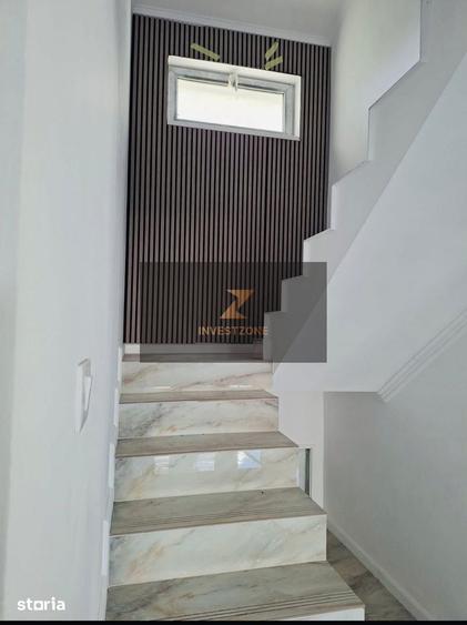 Casă cu 7 camere cu Teren 700 Mp în Sântandrei