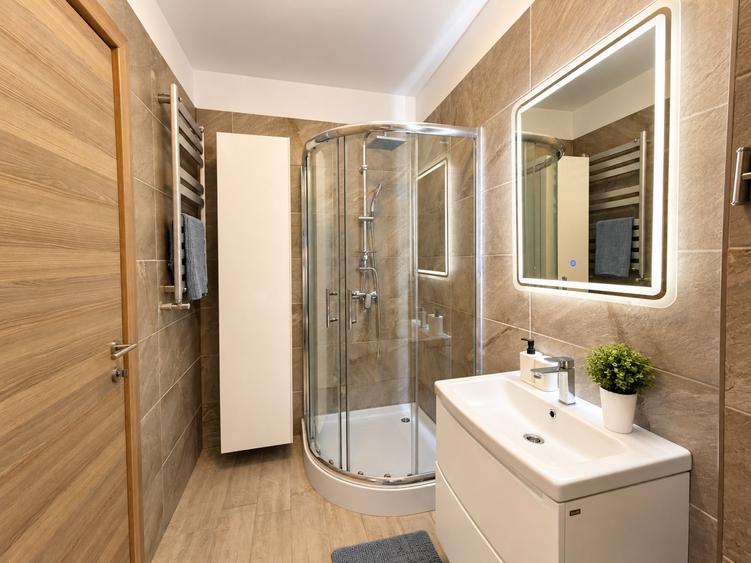 Apartament cu 2 camere decomandat, mobilat în Mamaia-Sat