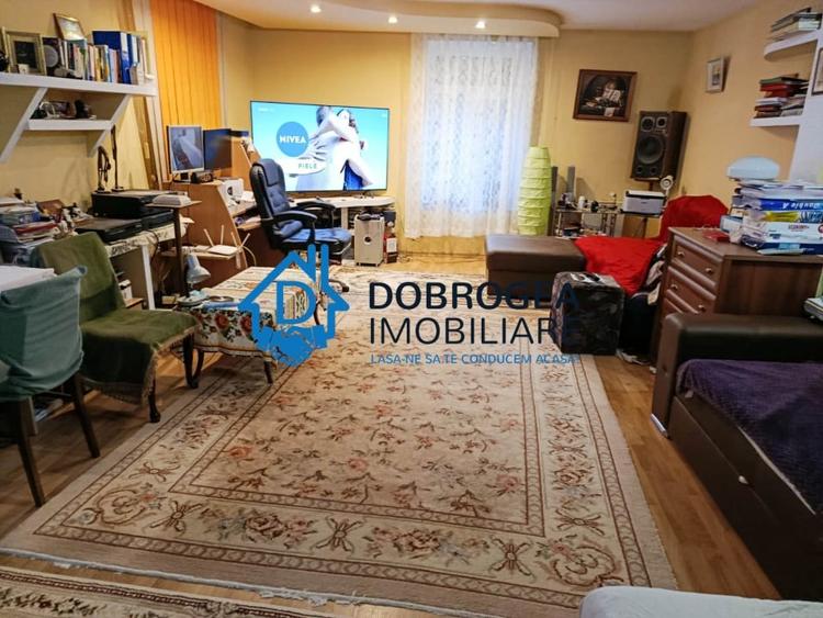 Casă individuală cu 3 camere cu Canalizare în Central