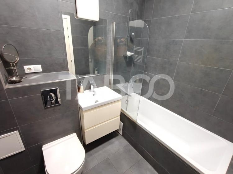 Apartament cu 3 camere decomandat, mobilat în Piața Cluj