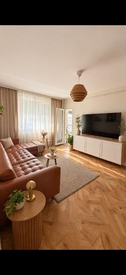 Apartament cu 4 camere decomandat, mobilat în Dristor