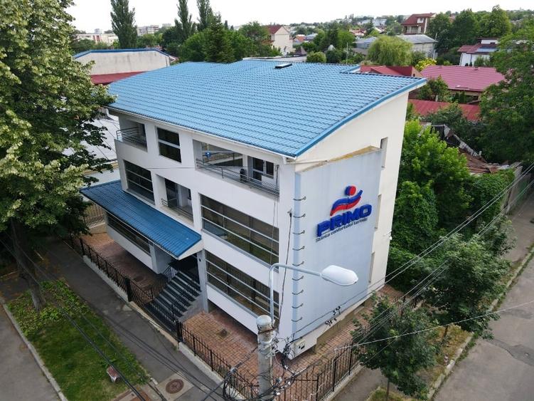 Birou, de 480 mp, în Central