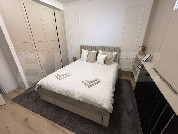 Apartament cu 3 camere semidecomandat, mobilat în Central