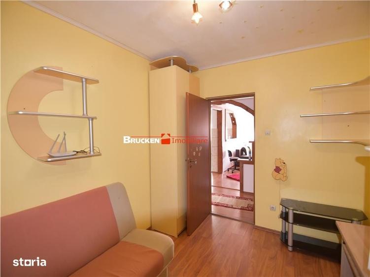 Apartament cu 3 camere decomandat în Sud